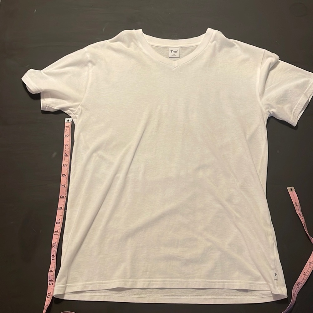 Aritzia TNA shallow v neck tee